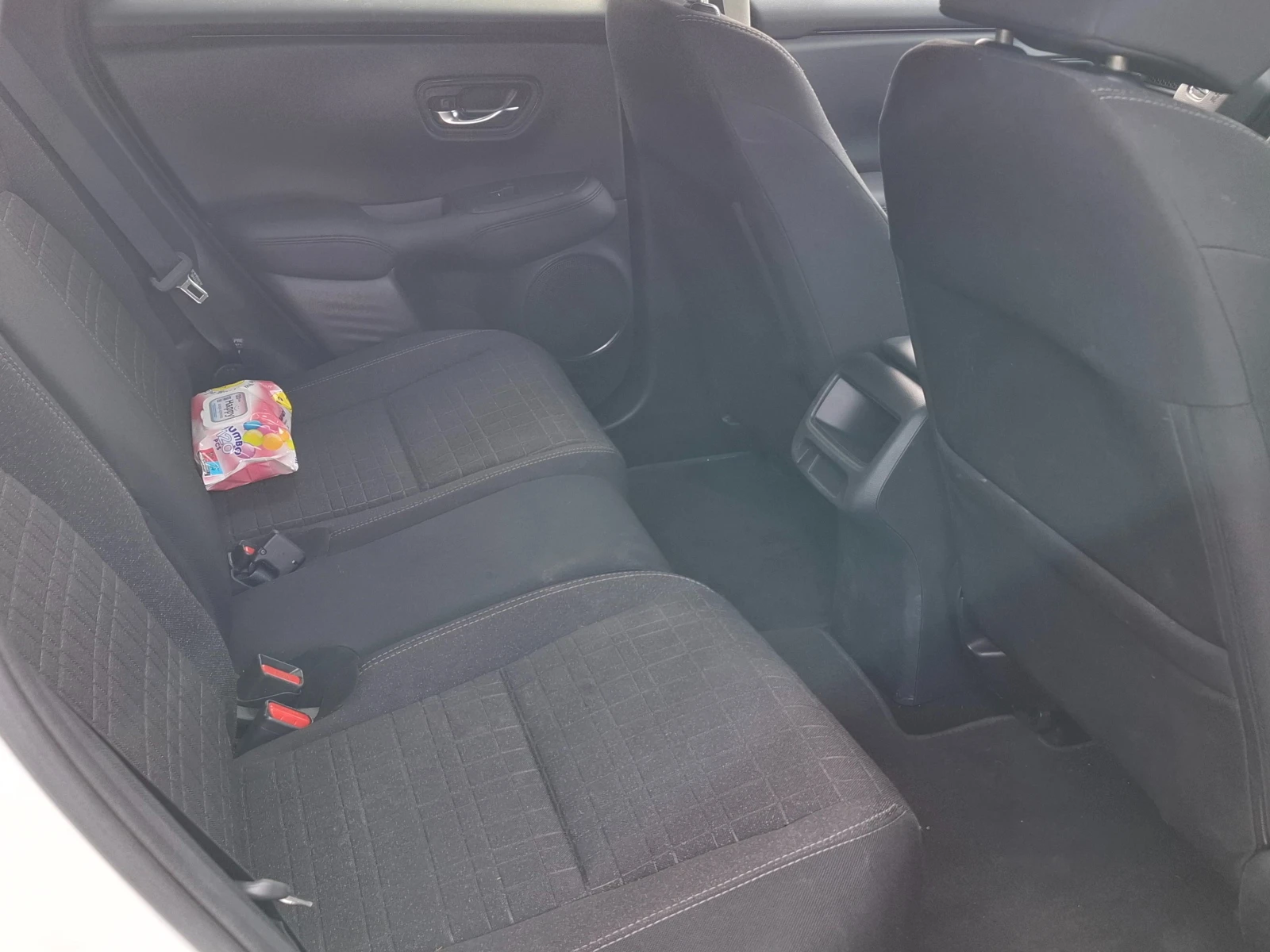 Honda Hr-v 2.0i 2WD, снимка 12 - Автомобили и джипове - 54923066