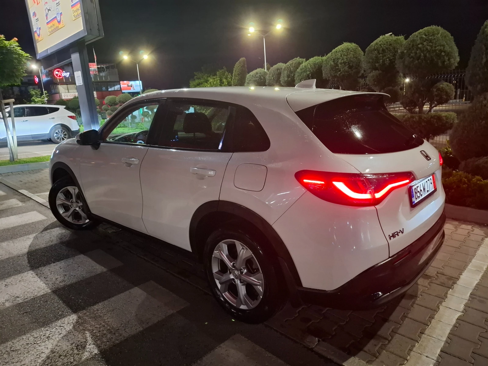 Honda Hr-v 2.0i 2WD, снимка 14 - Автомобили и джипове - 54923066