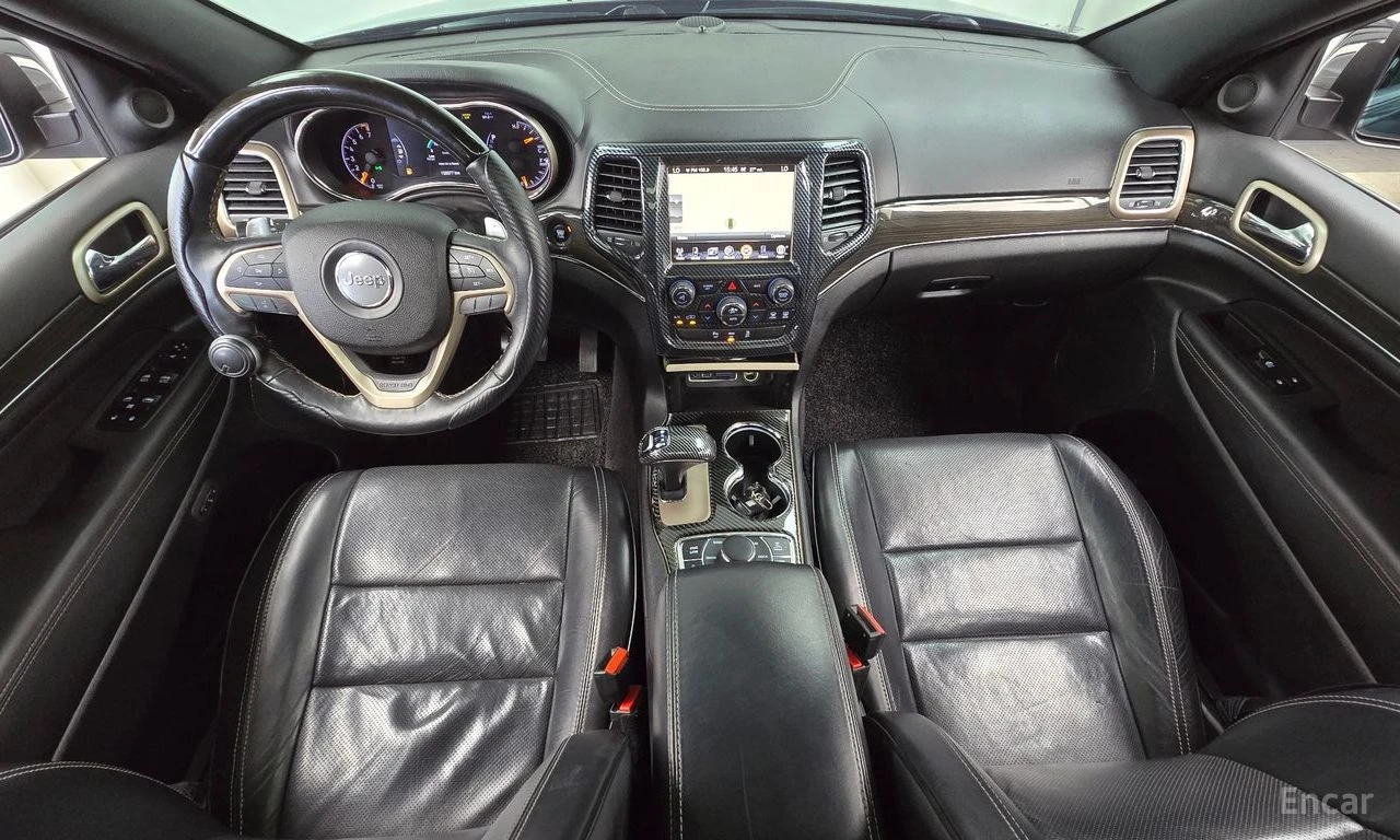 Jeep Grand cherokee 3.6 Overland* ПОДГРЕВ* ОБДУХВАНЕ* ПАНОРАМА* КАМЕРА, снимка 8 - Автомобили и джипове - 55661607
