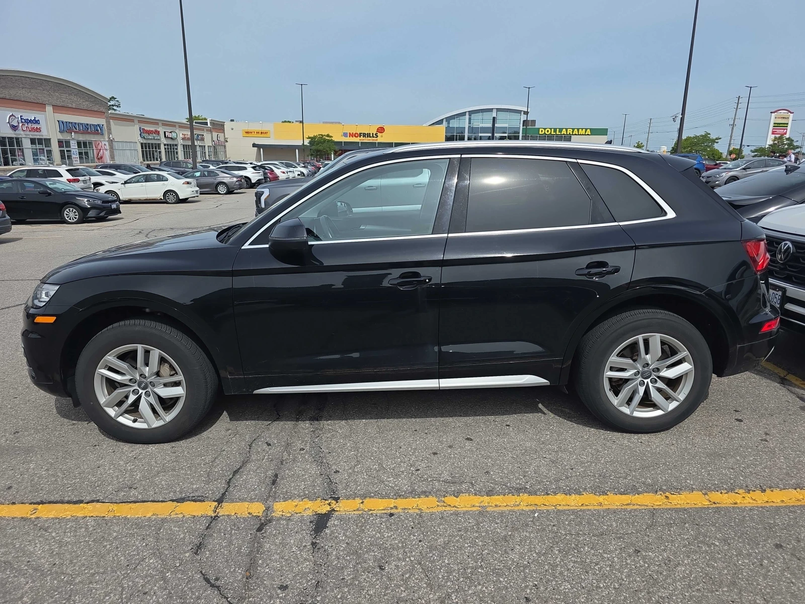 Audi Q5 * Komfort * CARFAX * , снимка 2 - Автомобили и джипове - 55993516