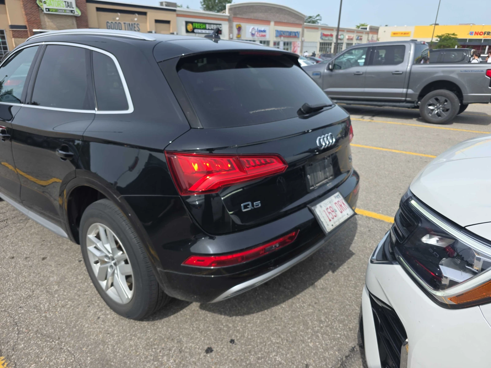 Audi Q5 * Komfort * CARFAX * , снимка 4 - Автомобили и джипове - 55993516