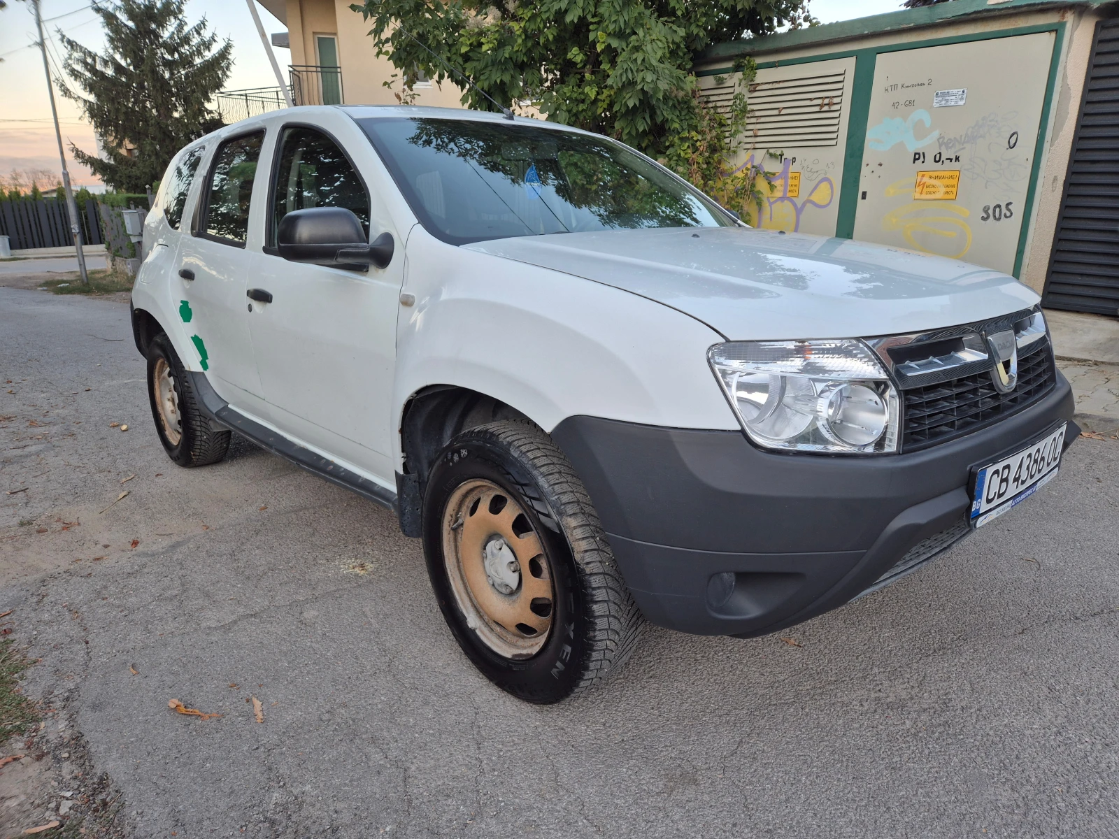 Dacia Duster 1.6-16V газ, снимка 3 - Автомобили и джипове - 56301004
