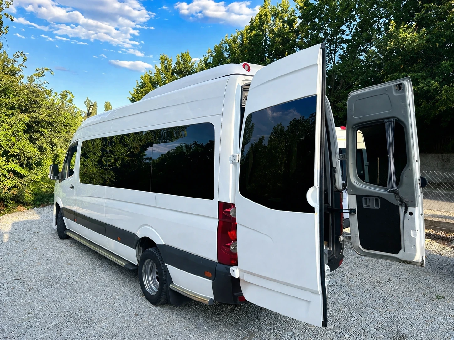 VW Crafter 2.5 TDI, снимка 2 - Бусове и автобуси - 55537466
