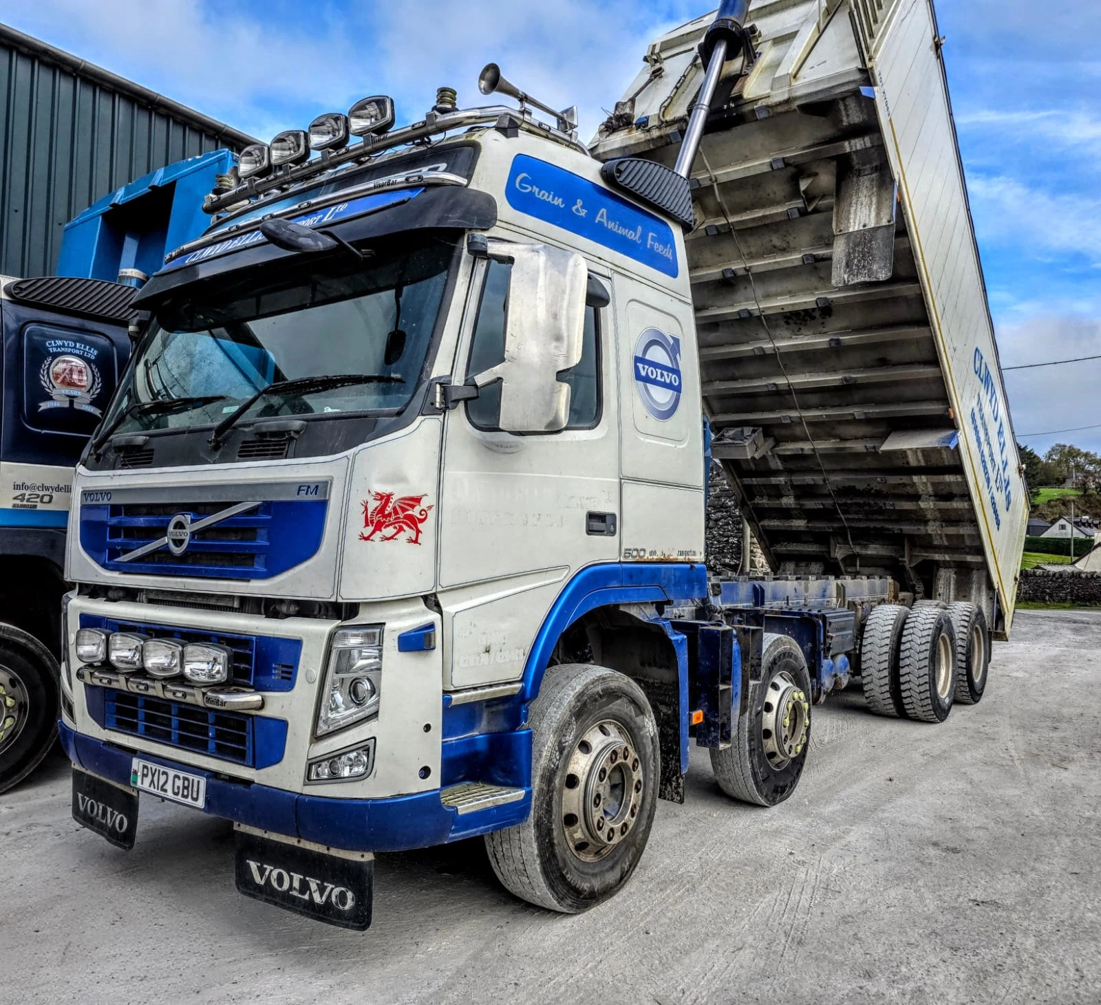 Volvo Fm 8x4  ЗЪРНОВОЗ  - изображение 3