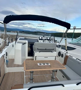 Моторна яхта Beneteau Flyer sundeck 9, снимка 12