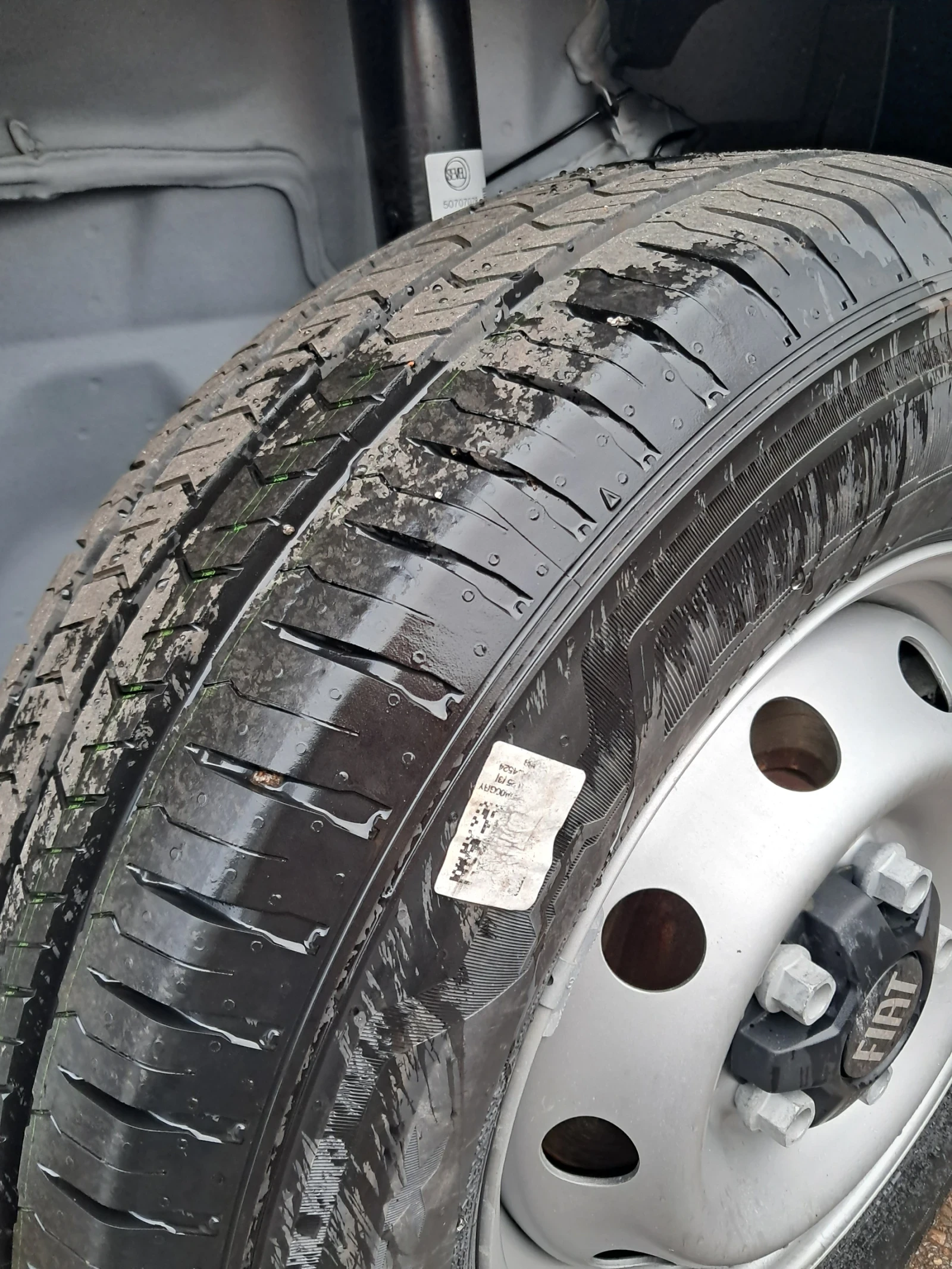 Гуми Летни 215/70R15, снимка 4 - Гуми и джанти - 54902766