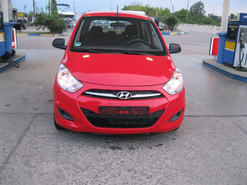 Hyundai I10 FIFA  Limited Edition 31558 км, снимка 2 - Автомобили и джипове - 37684564
