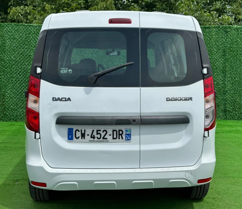 Dacia Dokker 1.2 i, снимка 9 - Автомобили и джипове - 46201627