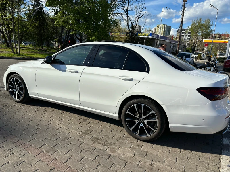 Mercedes-Benz E 220 4-MATIC Avantgarde ГАРАНЦИОНЕН, снимка 7 - Автомобили и джипове - 47149419