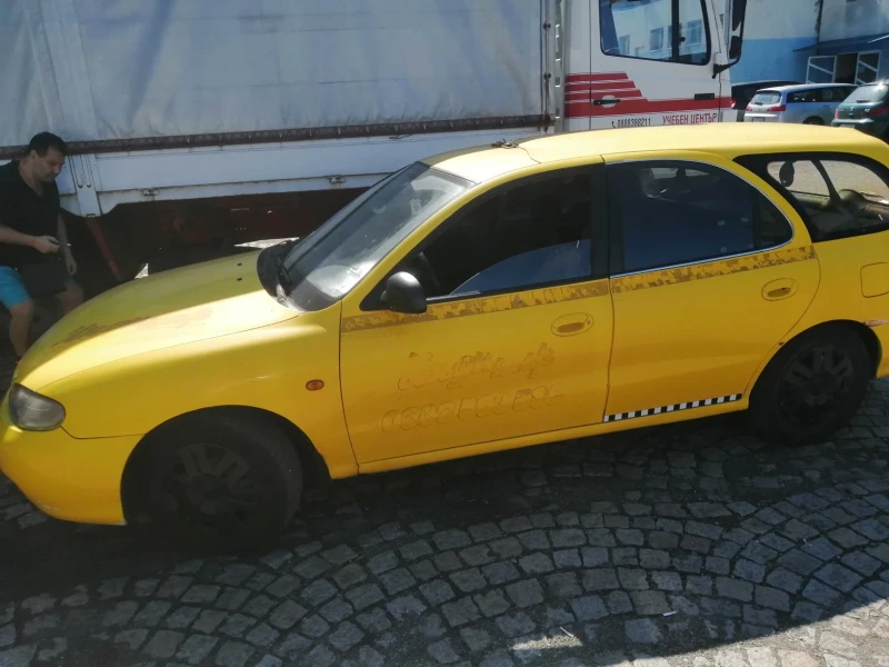 Hyundai Lantra 1.8, снимка 2 - Автомобили и джипове - 47261603