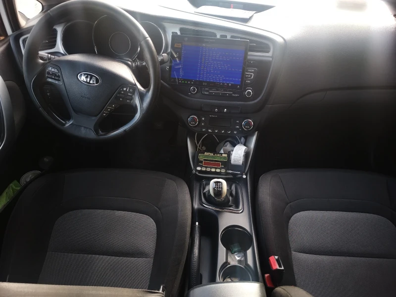 Kia Ceed 1.4 cvvt, снимка 9 - Автомобили и джипове - 48678096