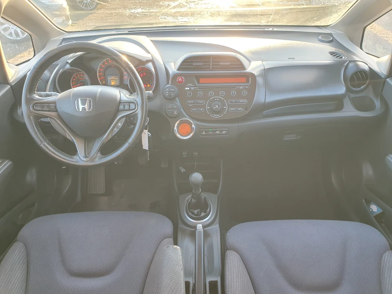 Honda Jazz 1.4I, снимка 11 - Автомобили и джипове - 48416668