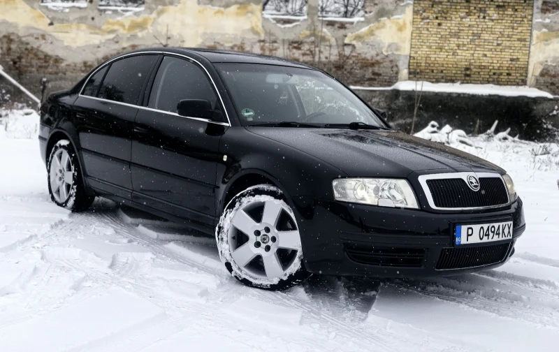 Skoda Superb 2.5, снимка 1 - Автомобили и джипове - 49171708