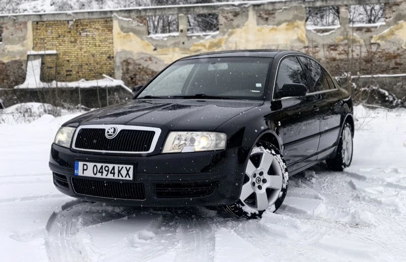 Skoda Superb 2.5, снимка 2 - Автомобили и джипове - 49171708