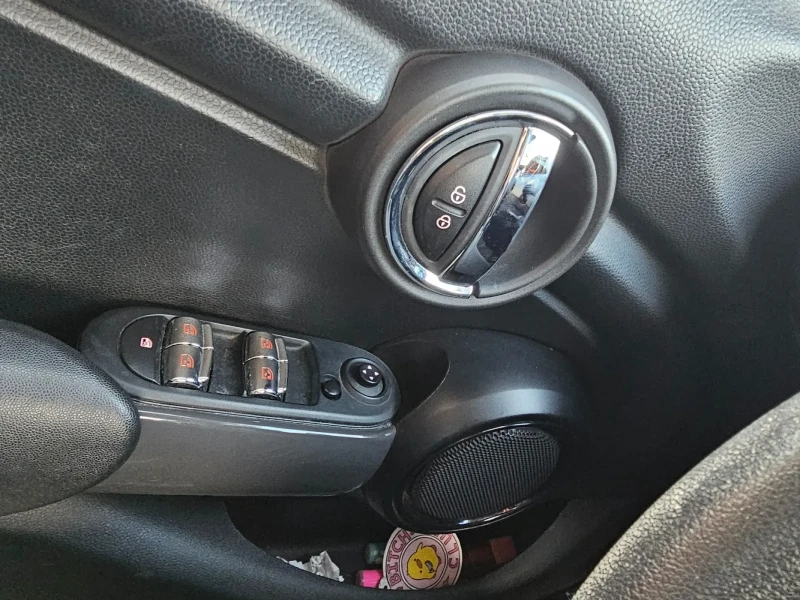 Mini Cooper Автомат, 5Врати, снимка 13 - Автомобили и джипове - 52080303