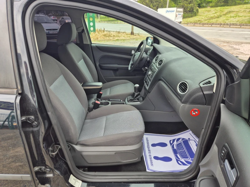 Ford Focus 2.0i, снимка 9 - Автомобили и джипове - 52162241