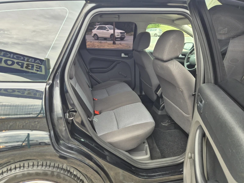Ford Focus 2.0i, снимка 10 - Автомобили и джипове - 52162241