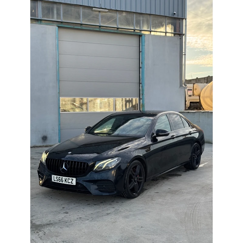 Mercedes-Benz E 220 AMG Night 9G, снимка 3 - Автомобили и джипове - 53105318
