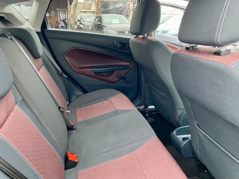 Ford Fiesta, снимка 6 - Автомобили и джипове - 53484582