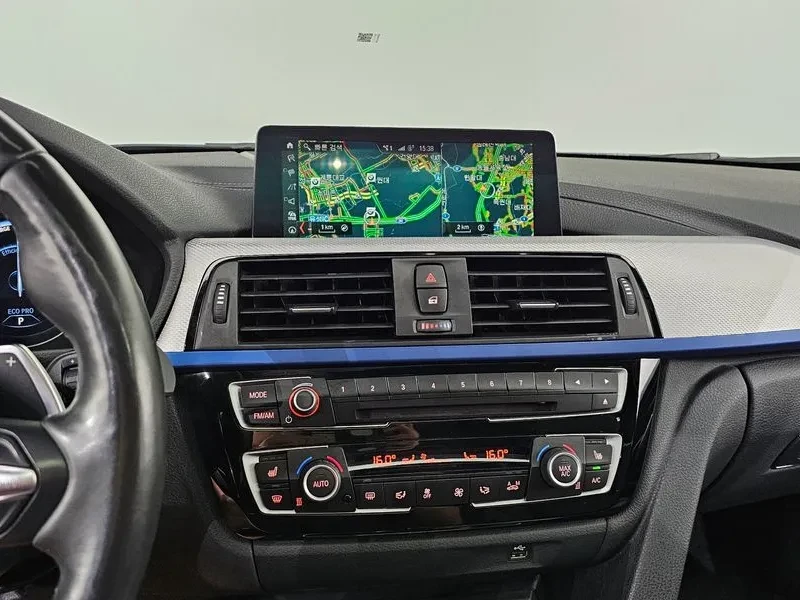 BMW 320 I M Sports, снимка 12 - Автомобили и джипове - 56070104