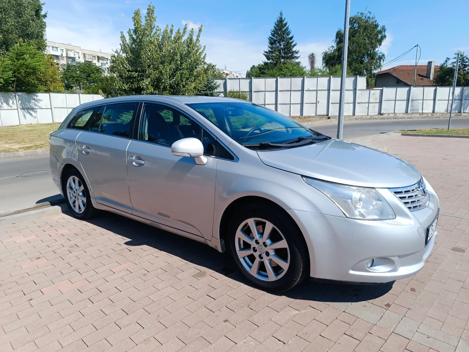 Toyota Avensis 2.2 D4D - изображение 2
