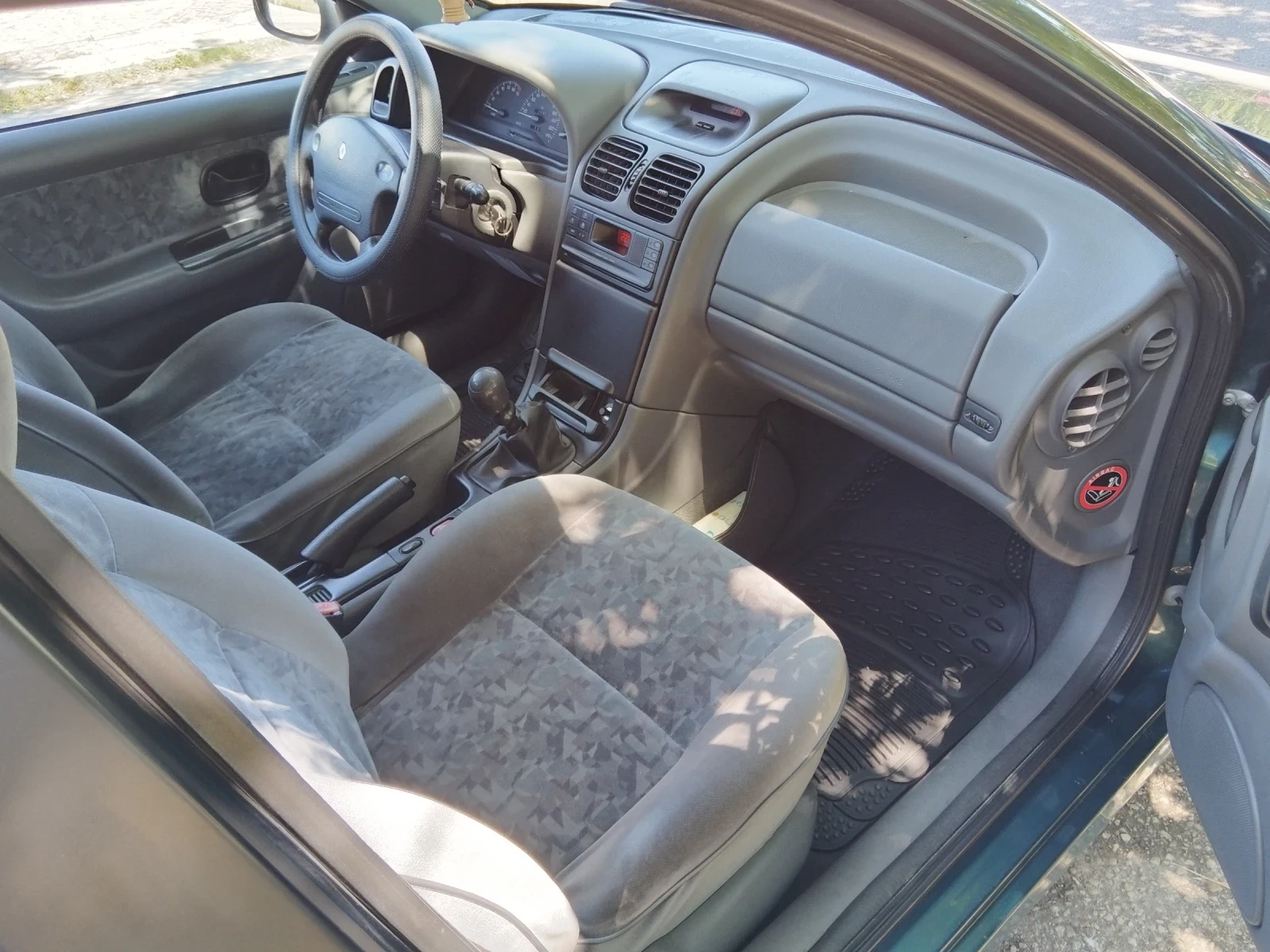 Renault Laguna  - изображение 2