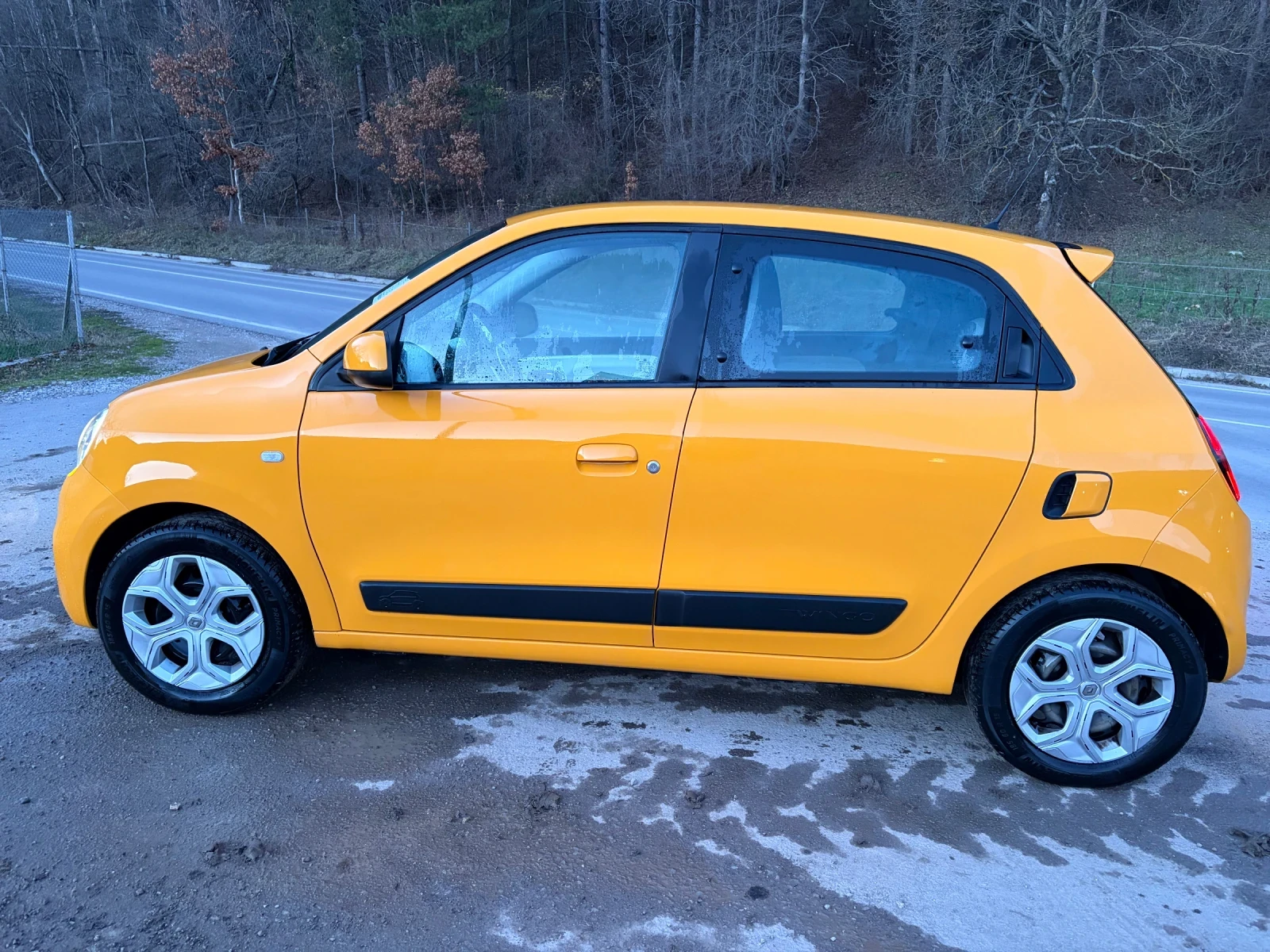 Renault Twingo 1.0 - изображение 10