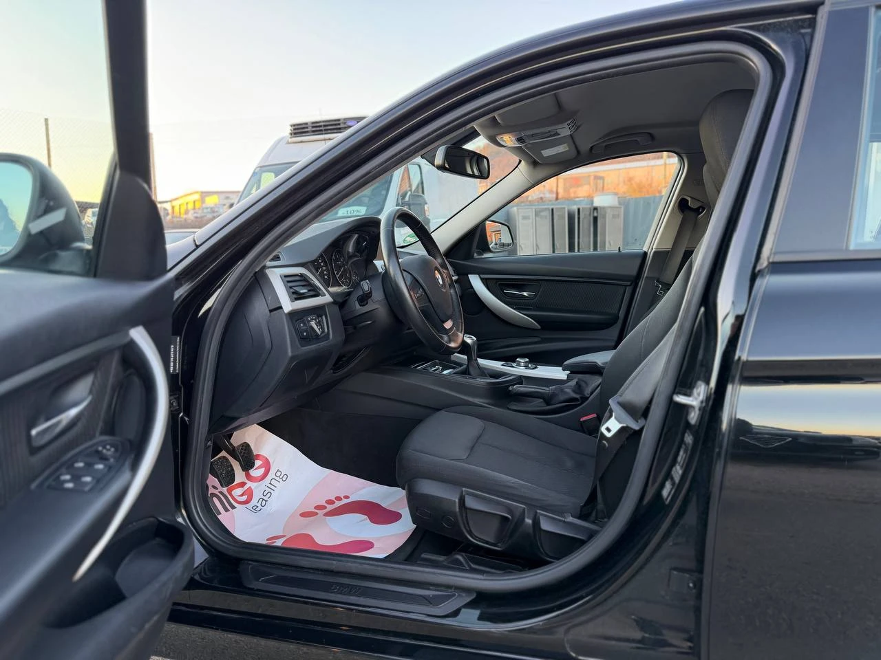 BMW 318 318d NAVI -10% - изображение 9