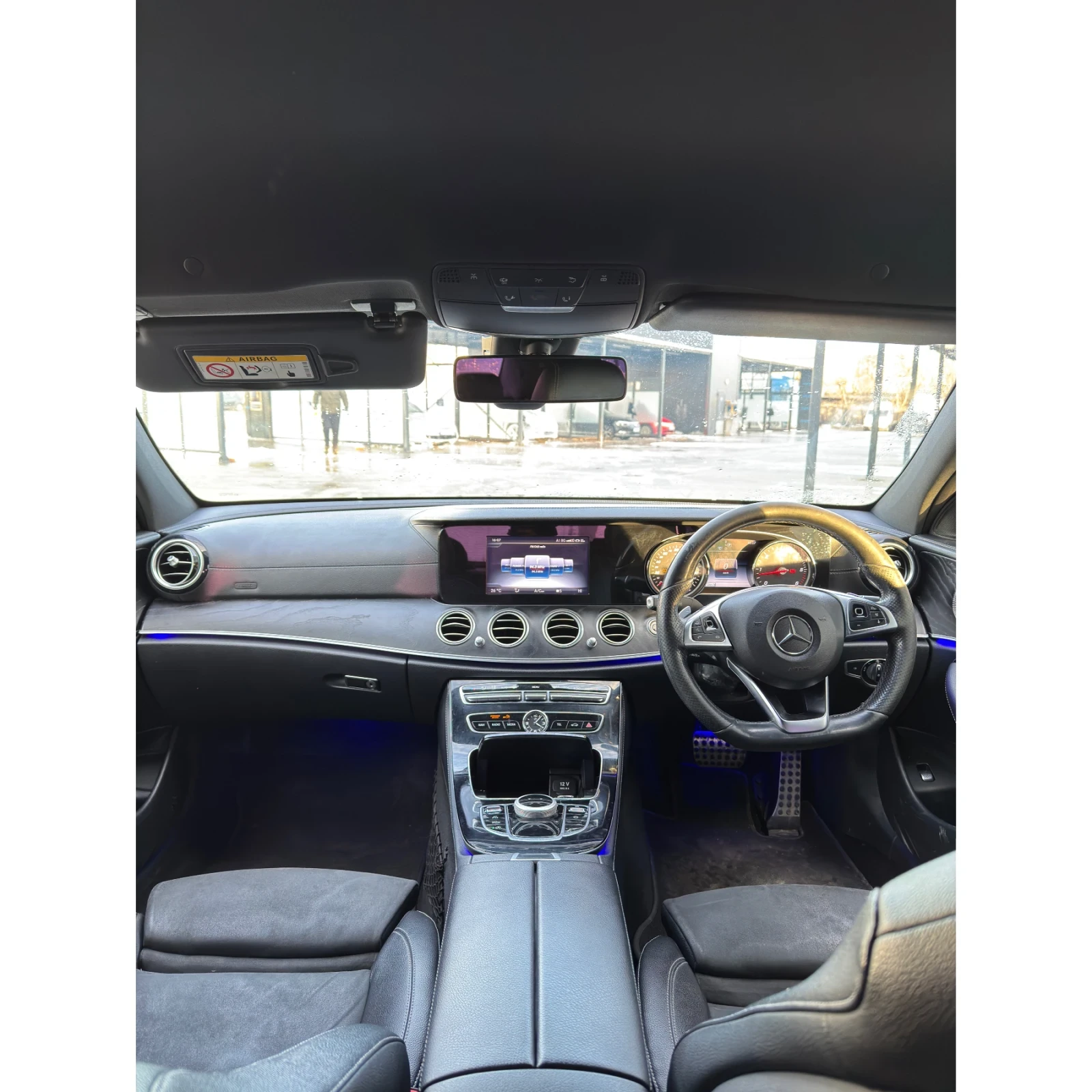 Mercedes-Benz E 220 AMG Night 9G - изображение 10