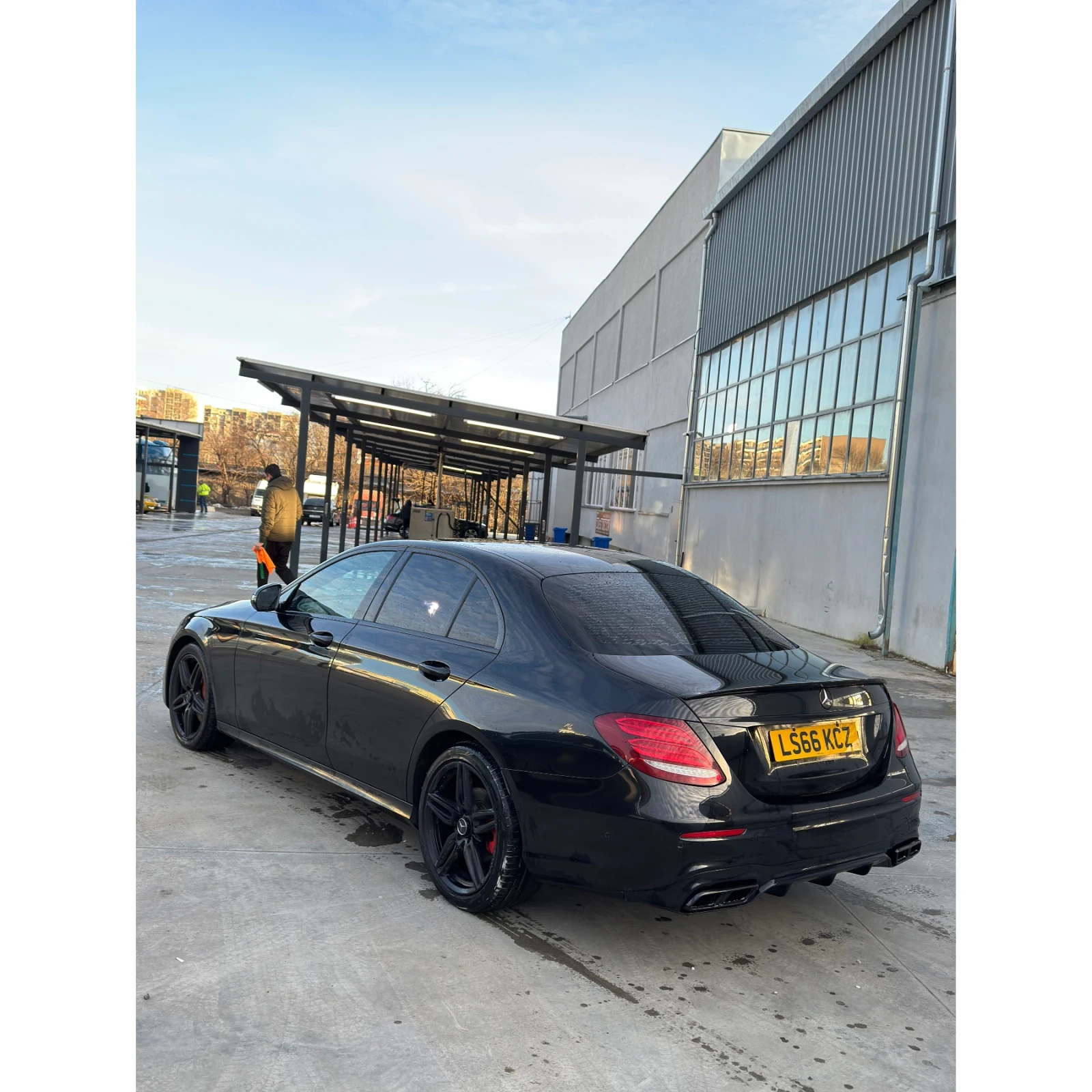 Mercedes-Benz E 220 AMG Night 9G - изображение 6