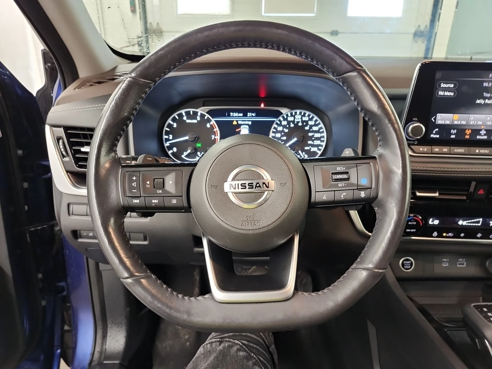 Nissan X-trail 2.5i/AWD/360 камери, снимка 8 - Автомобили и джипове - 53328934
