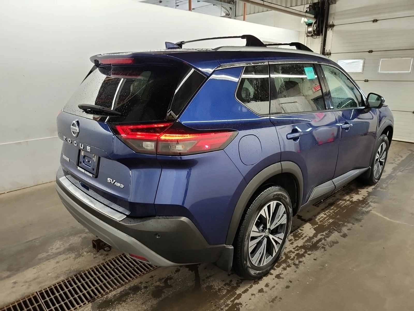 Nissan X-trail 2.5i/AWD/360 камери, снимка 4 - Автомобили и джипове - 53328934