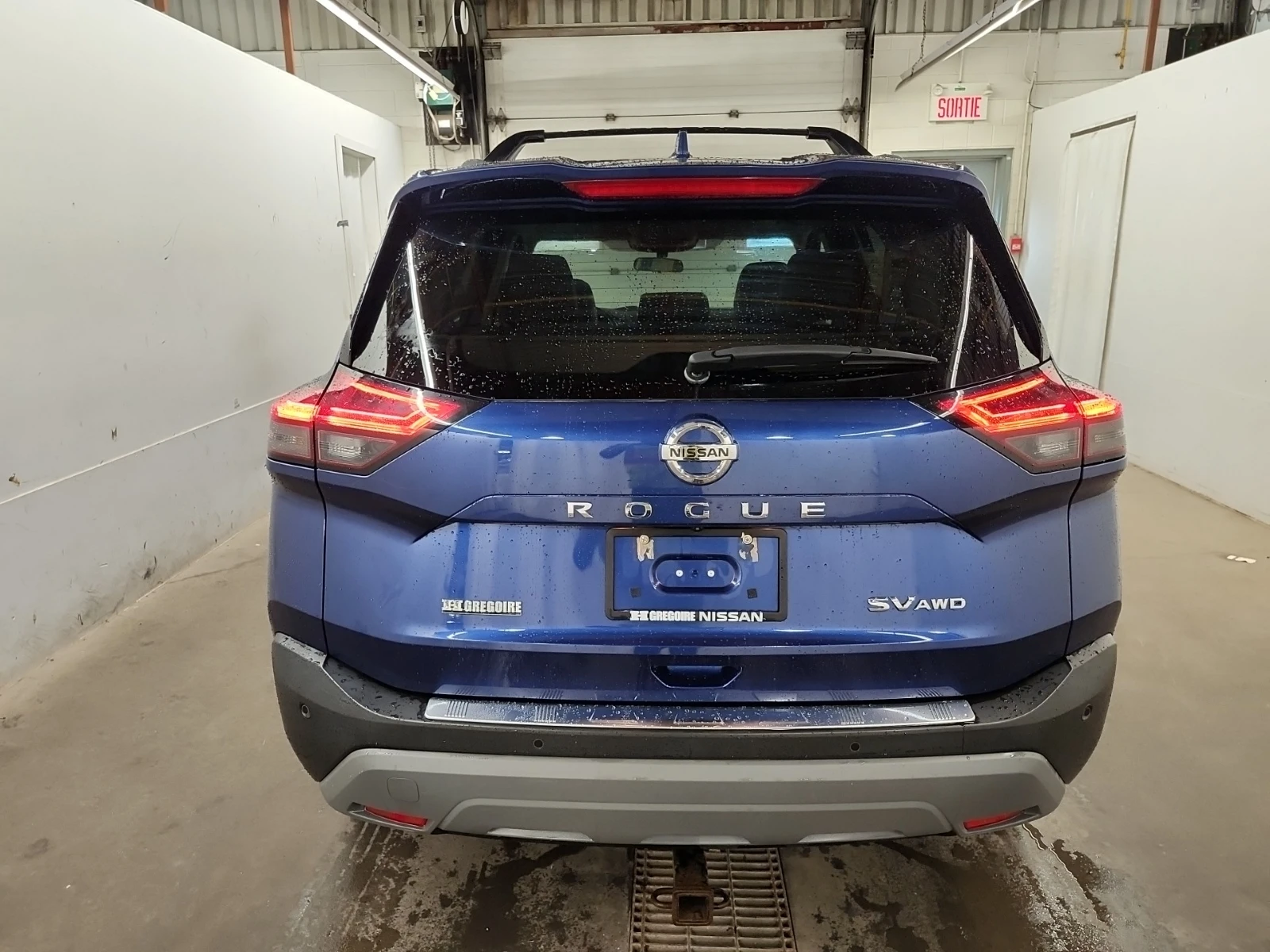 Nissan X-trail 2.5i/AWD/360 камери, снимка 3 - Автомобили и джипове - 53328934