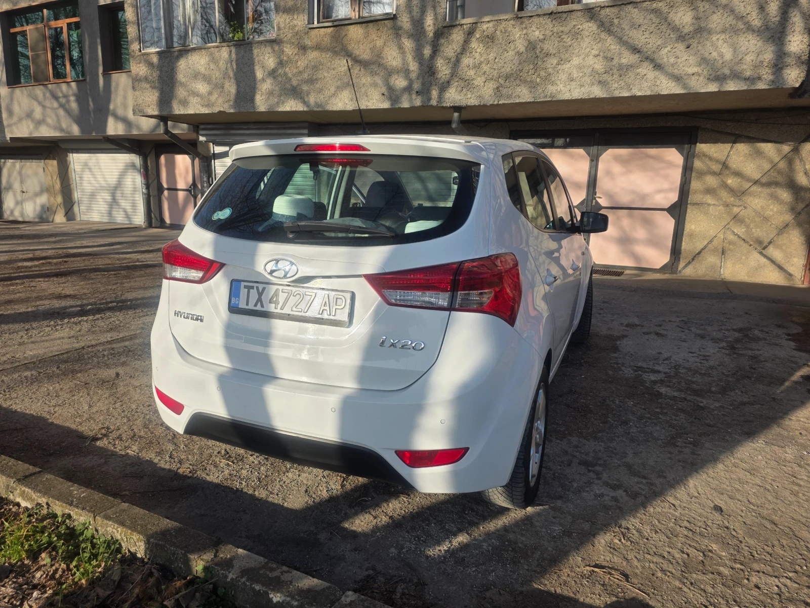 Hyundai Ix20, снимка 14 - Автомобили и джипове - 53820952