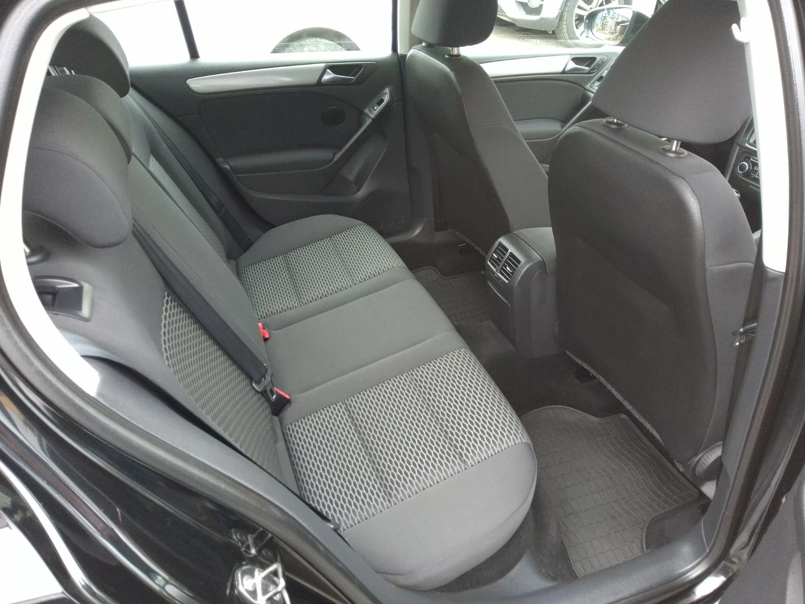 VW Golf 1.6TDI 90PS , снимка 8 - Автомобили и джипове - 53963524