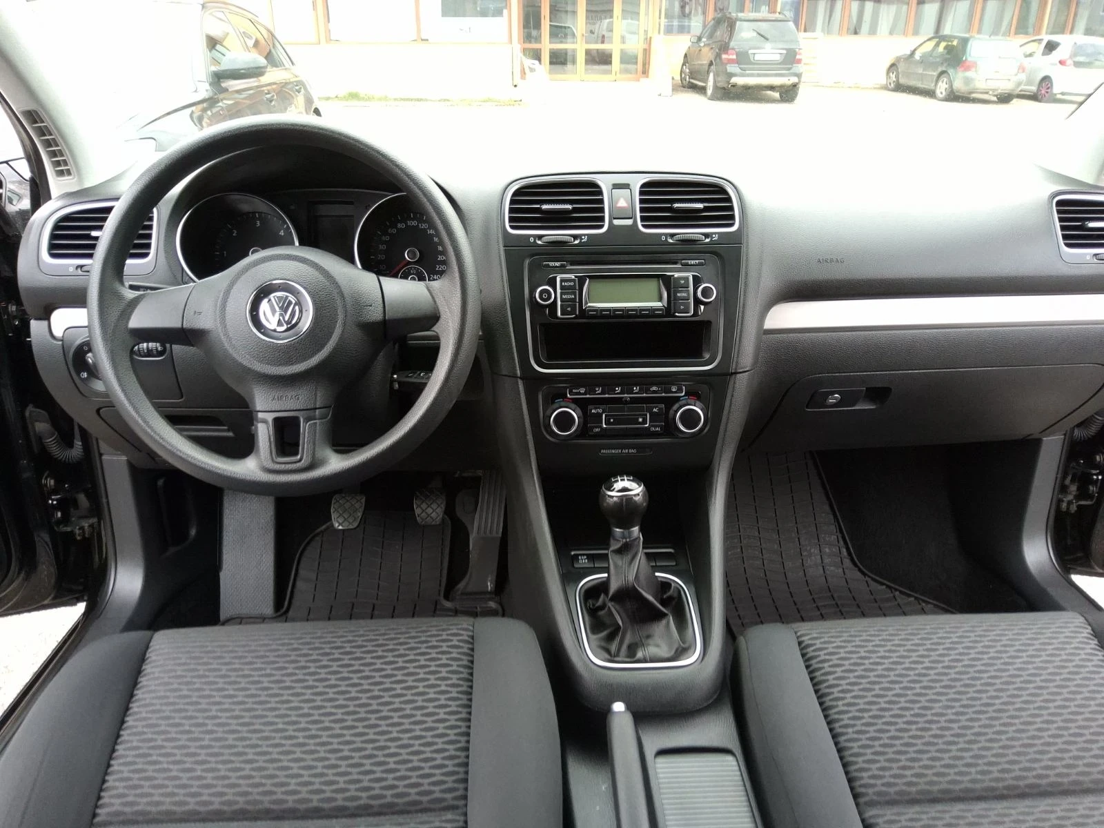 VW Golf 1.6TDI 90PS , снимка 10 - Автомобили и джипове - 53963524