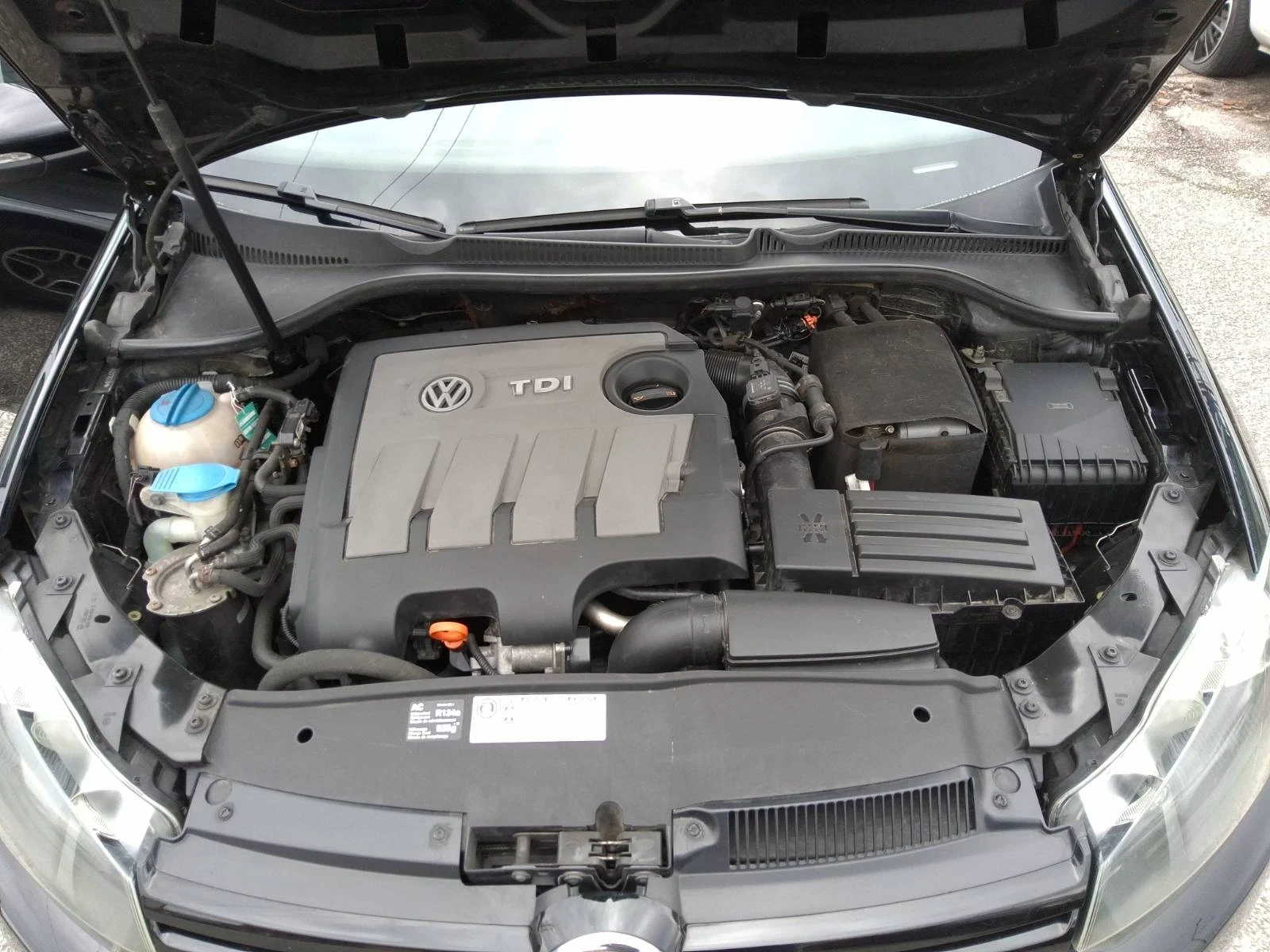 VW Golf 1.6TDI 90PS , снимка 11 - Автомобили и джипове - 53963524