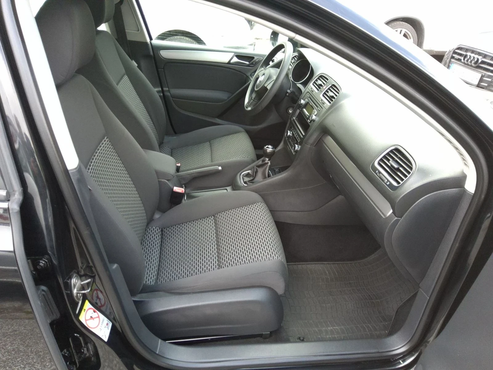 VW Golf 1.6TDI 90PS , снимка 17 - Автомобили и джипове - 53963524