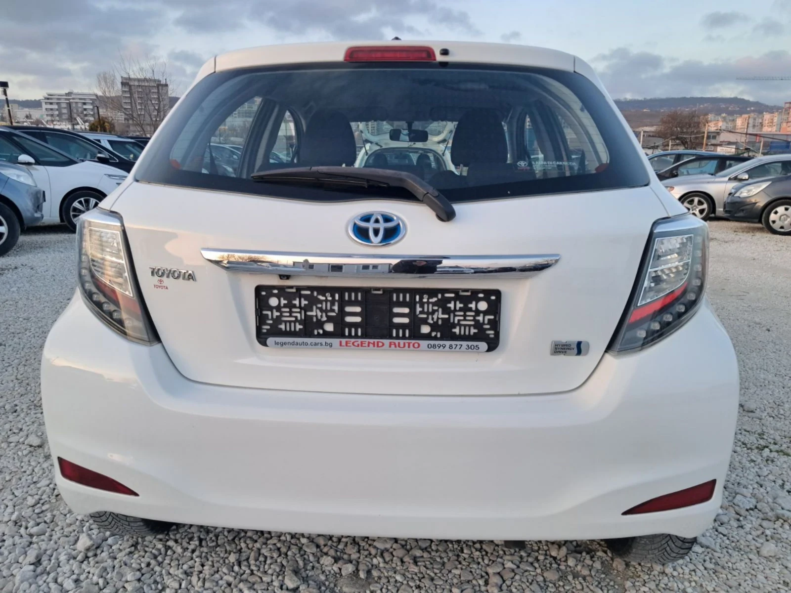 Toyota Yaris 1.5 HYBRID , снимка 5 - Автомобили и джипове - 53995778