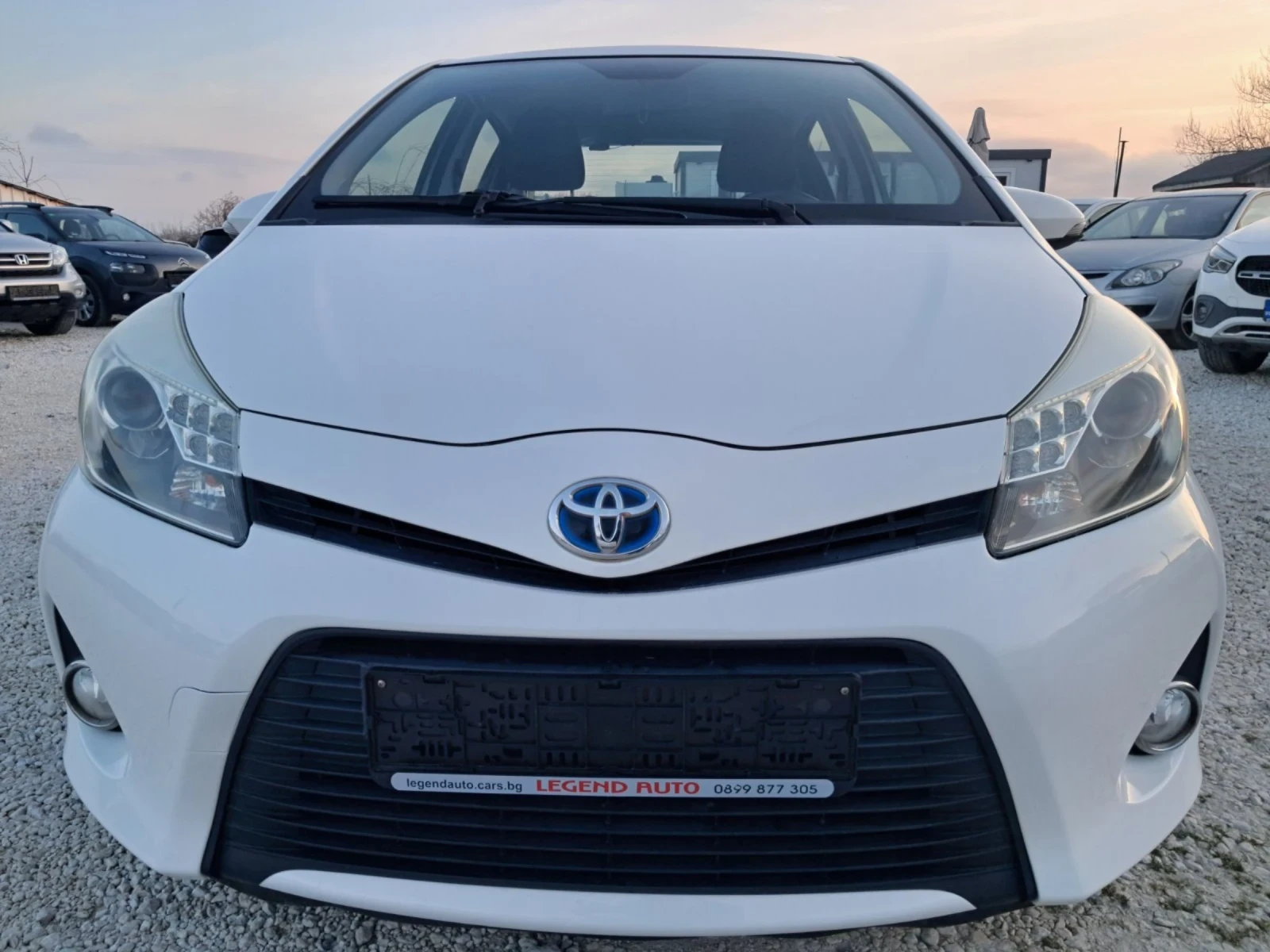 Toyota Yaris 1.5 HYBRID , снимка 2 - Автомобили и джипове - 53995778