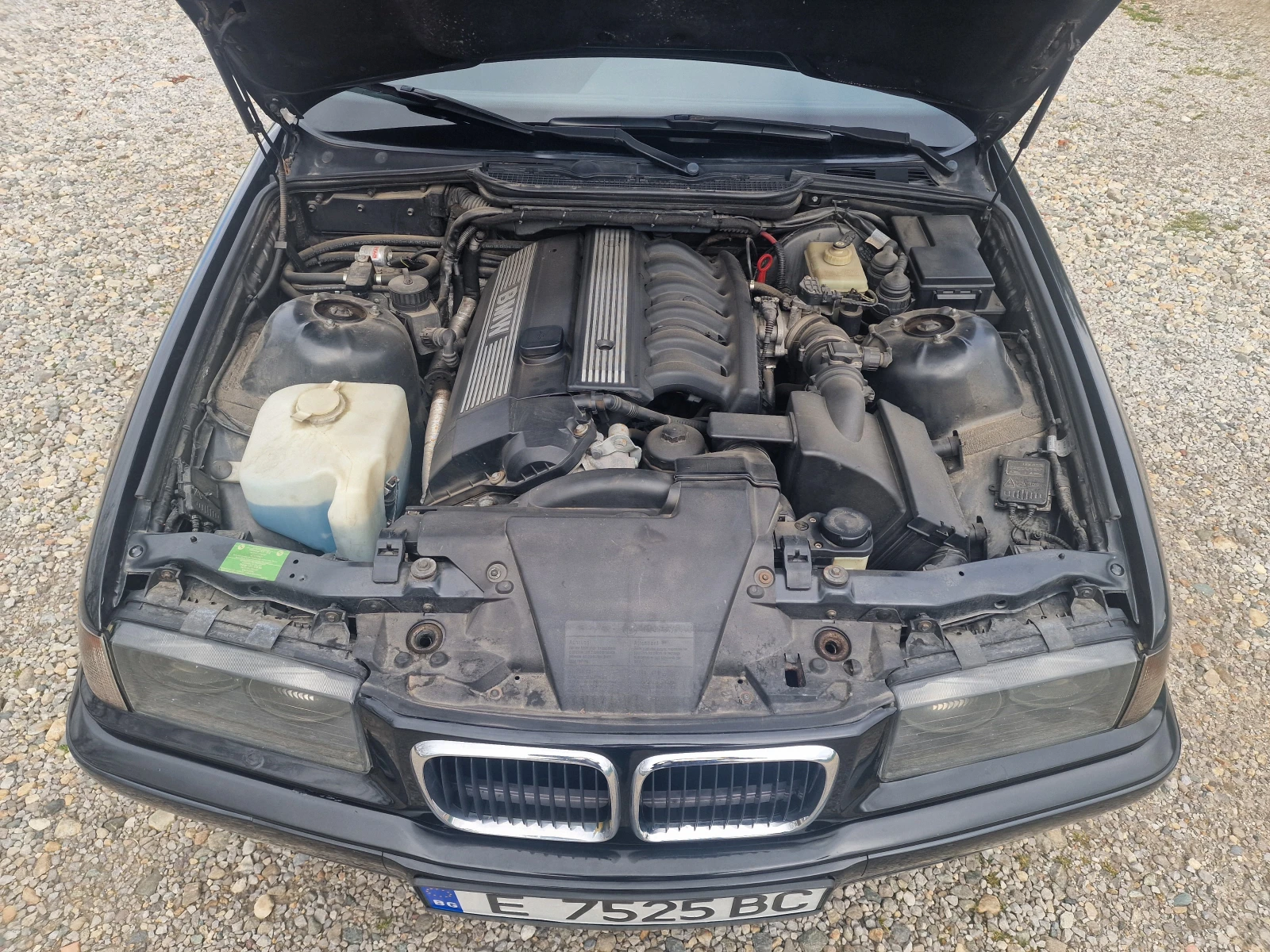 BMW 320 24V Facelift, снимка 15 - Автомобили и джипове - 54024290
