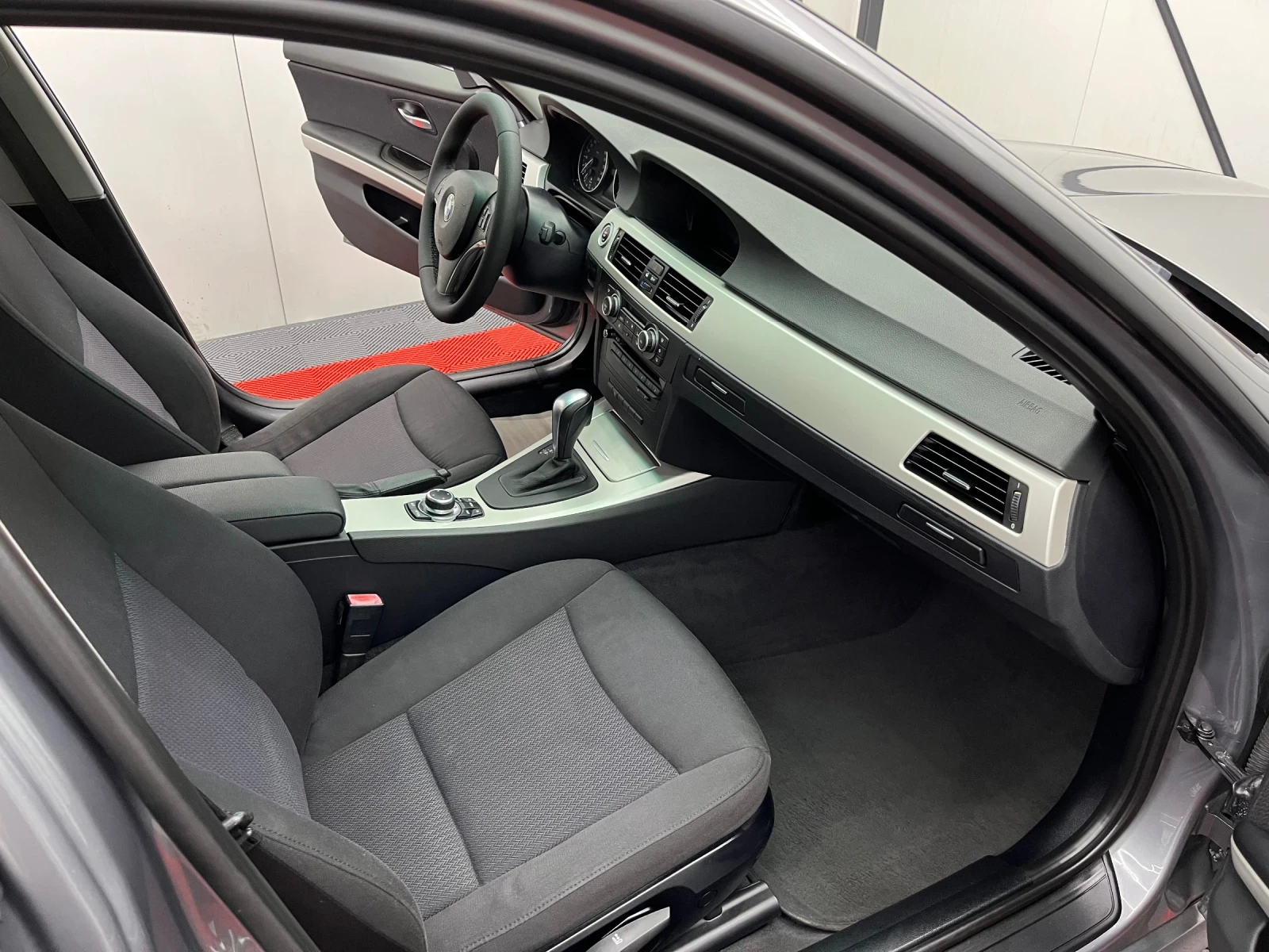 BMW 320, снимка 9 - Автомобили и джипове - 54260095