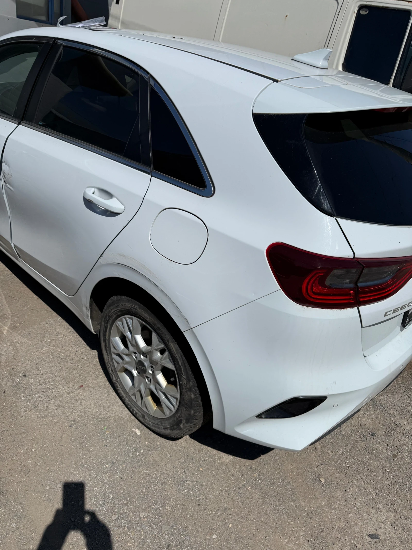Kia Ceed, снимка 3 - Автомобили и джипове - 54302857