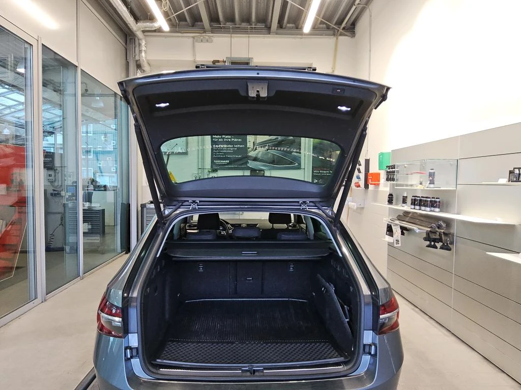 Skoda Superb Combi 2.0 TDI Style, снимка 8 - Автомобили и джипове - 54304304