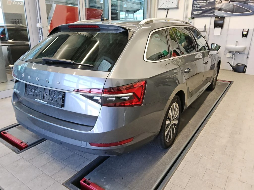 Skoda Superb Combi 2.0 TDI Style, снимка 3 - Автомобили и джипове - 54304304