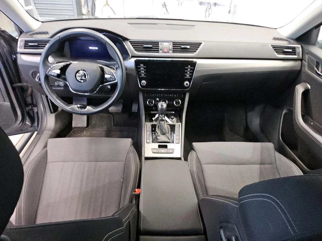 Skoda Superb Combi 2.0 TDI Style, снимка 4 - Автомобили и джипове - 54304304