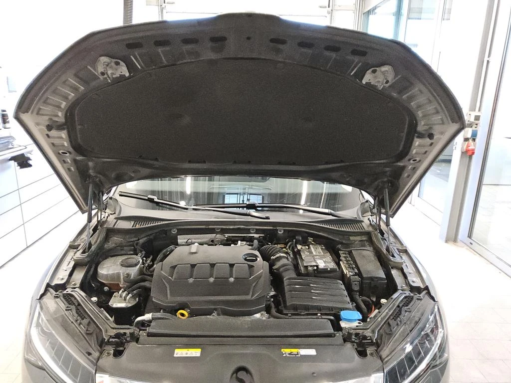 Skoda Superb Combi 2.0 TDI Style, снимка 12 - Автомобили и джипове - 54304304