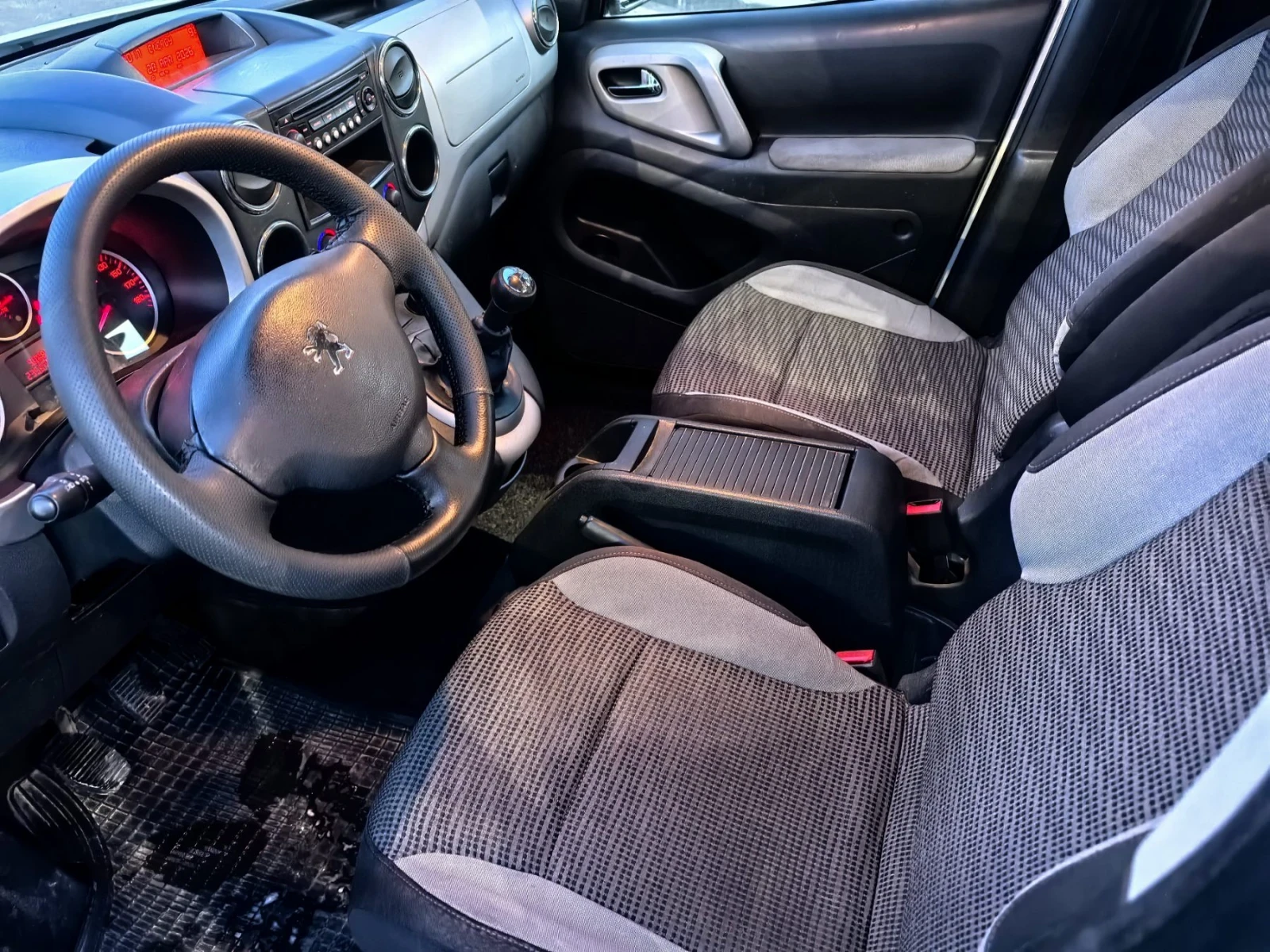 Peugeot Partner Tapee, снимка 9 - Автомобили и джипове - 54473000