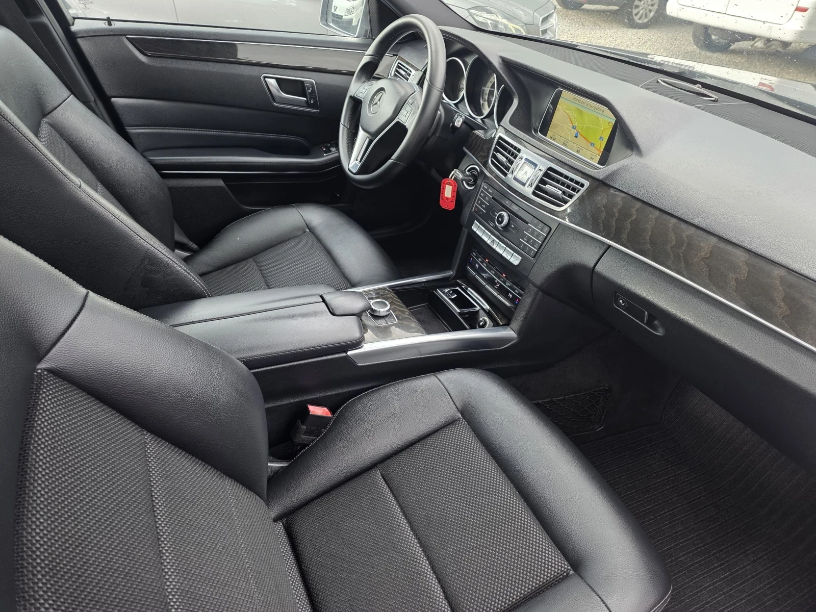 Mercedes-Benz E 220 2.2cdi 170k.c 9Gtronic, снимка 15 - Автомобили и джипове - 54852868