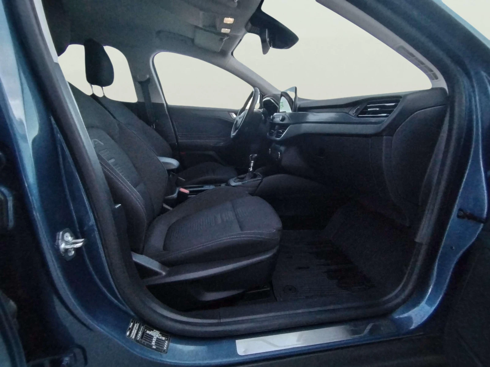 Ford Focus 1.0 EcoBoost, снимка 9 - Автомобили и джипове - 54887677